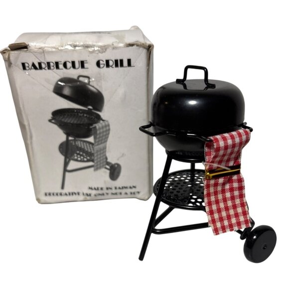 Miniature Black Charcoal Grill Decorative Red Gingham Towel Doll Furniture 3" - Picture 1 of 10